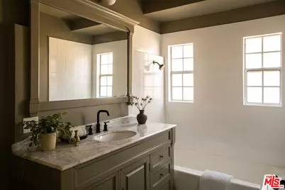 1739 W 41st Pl, Los Angeles, CA 90062 - Photo 20