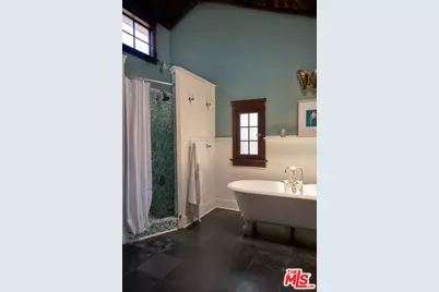 1215 Cabrillo Ave, Venice, CA 90291 - Photo 28