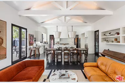 820 N Roxbury Dr, Beverly Hills, CA 90210 - Photo 10