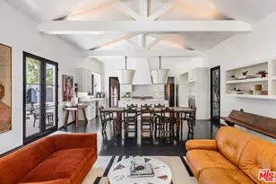 820 N Roxbury Dr, Beverly Hills, CA 90210 - Photo 10