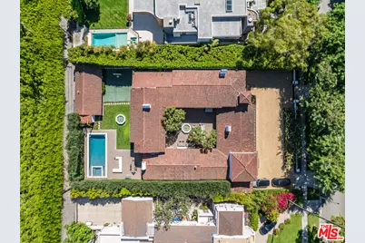 820 N Roxbury Dr, Beverly Hills, CA 90210 - Photo 42