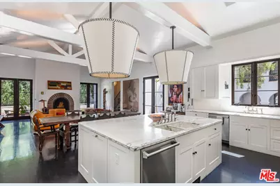 820 N Roxbury Dr, Beverly Hills, CA 90210 - Photo 12