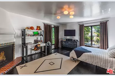 820 N Roxbury Dr, Beverly Hills, CA 90210 - Photo 32