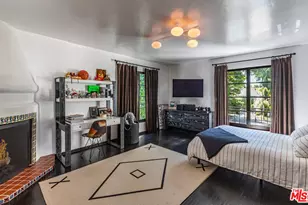 820 N Roxbury Dr, Beverly Hills, CA 90210 - Photo 32