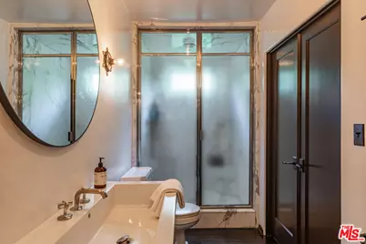 820 N Roxbury Dr, Beverly Hills, CA 90210 - Photo 28