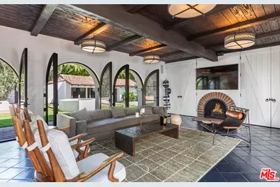 820 N Roxbury Dr, Beverly Hills, CA 90210 - Photo 22
