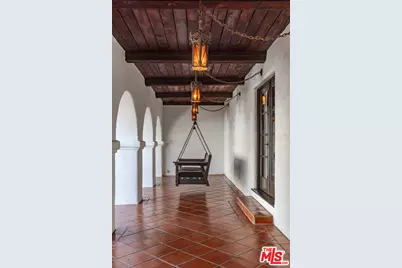 820 N Roxbury Dr, Beverly Hills, CA 90210 - Photo 34