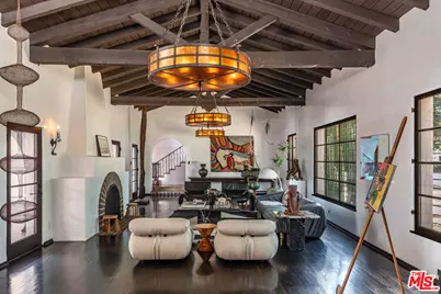 820 N Roxbury Dr, Beverly Hills, CA 90210 - Photo 4