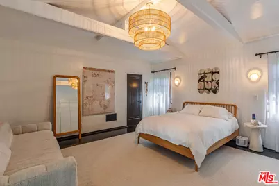 820 N Roxbury Dr, Beverly Hills, CA 90210 - Photo 30
