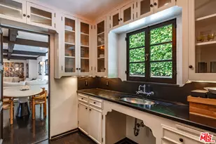 820 N Roxbury Dr, Beverly Hills, CA 90210 - Photo 8
