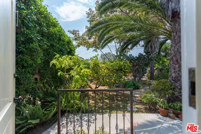 5836 La Mirada Ave, Los Angeles, CA 90038 - Photo 24