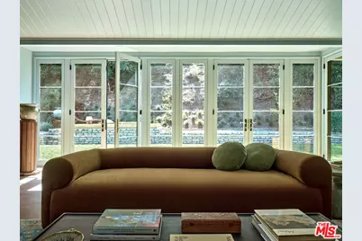 2633 Mandeville Canyon Rd, Los Angeles, CA 90049 - Photo 2