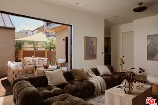 534 N Bronson Ave, Los Angeles, CA 90004 - Photo 34