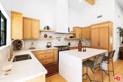12426 Woodgreen St, Los Angeles, CA 90066 - Photo 8