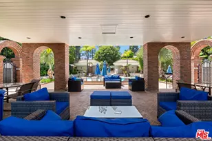2125 Ridge Dr, Los Angeles, CA 90049 - Photo 32