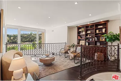 2125 Ridge Dr, Los Angeles, CA 90049 - Photo 14