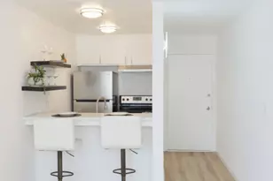 320 S Ardmore Ave, Los Angeles, CA 90020 - Photo 4