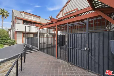 15946 Vanowen St #209, Los Angeles, CA 91406 - Photo 16
