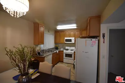 1320 N Columbus Ave, Glendale, CA 91202 - Photo 10