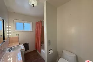 12207 Palms Blvd, Los Angeles, CA 90066 - Photo 32