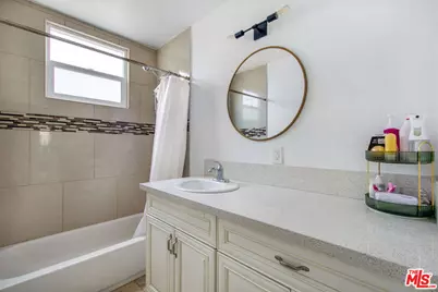 2051 W 78th Pl, Los Angeles, CA 90047 - Photo 26