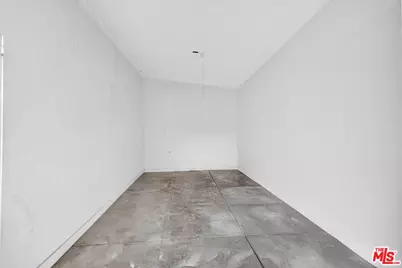 1185 S Tremaine Ave, Los Angeles, CA 90019 - Photo 26