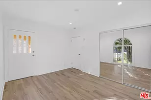 1185 S Tremaine Ave, Los Angeles, CA 90019 - Photo 14