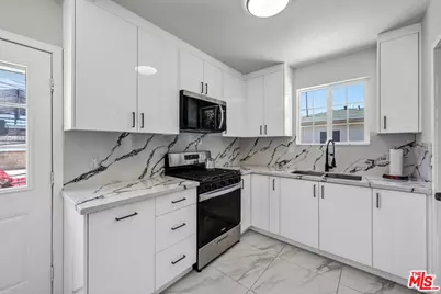 12748 League St, North Hollywood, CA 91605 - Photo 10