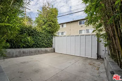 416 Brooks Ave, Venice, CA 90291 - Photo 24