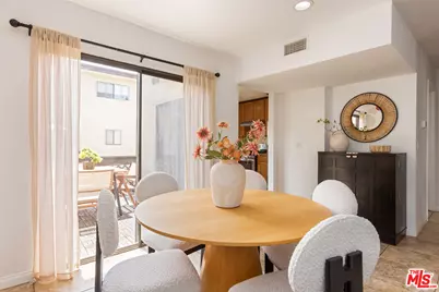 9131 Burnet Ave #5, North Hills, CA 91343 - Photo 10