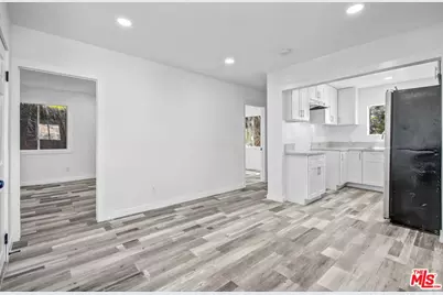 425 N Eastern Ave, Los Angeles, CA 90022 - Photo 26