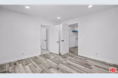 425 N Eastern Ave, Los Angeles, CA 90022 - Photo 16
