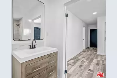 425 N Eastern Ave, Los Angeles, CA 90022 - Photo 32