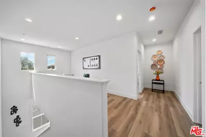 270 Lockford, Irvine, CA 92602 - Photo 12