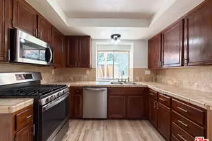 1138 Encantadora Ln, Lancaster, CA 93535 - Photo 2