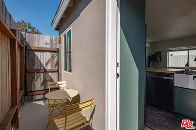 4852 S Centinela Ave, Los Angeles, CA 90066 - Photo 32