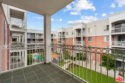 3740 Santa Rosalia Dr #326, Los Angeles, CA 90008 - Photo 8