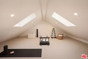 3640 Mandeville Canyon Rd, Los Angeles, CA 90049 - Photo 36