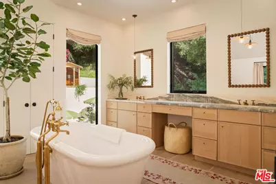 3640 Mandeville Canyon Rd, Los Angeles, CA 90049 - Photo 22