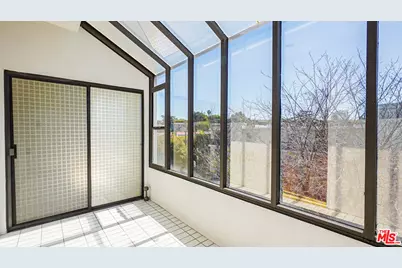 1220 Roxbury Dr #302, Los Angeles, CA 90035 - Photo 28