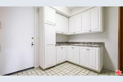 1220 Roxbury Dr #302, Los Angeles, CA 90035 - Photo 44