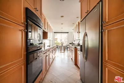 121 S Palm Dr #401, Beverly Hills, CA 90212 - Photo 16