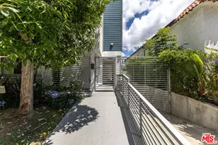10735 Bloomfield St, Toluca Lake, CA 91602 - Photo 2