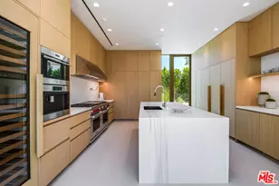 9016 Thrasher Ave, Los Angeles, CA 90069 - Photo 16