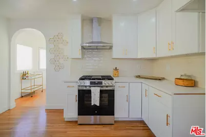 1440 W 91st Pl, Los Angeles, CA 90047 - Photo 32