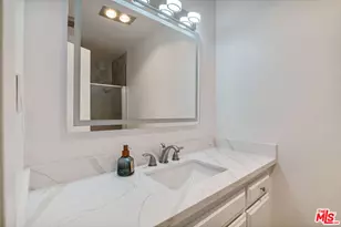 11965 Gorham Ave, Los Angeles, CA 90049 - Photo 24