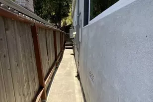 8462 Kirkwood Dr, Los Angeles, CA 90046 - Photo 48
