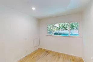 8462 Kirkwood Dr, Los Angeles, CA 90046 - Photo 14