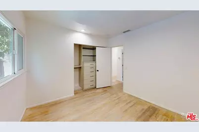 8462 Kirkwood Dr, Los Angeles, CA 90046 - Photo 18