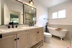 8462 Kirkwood Dr, Los Angeles, CA 90046 - Photo 20
